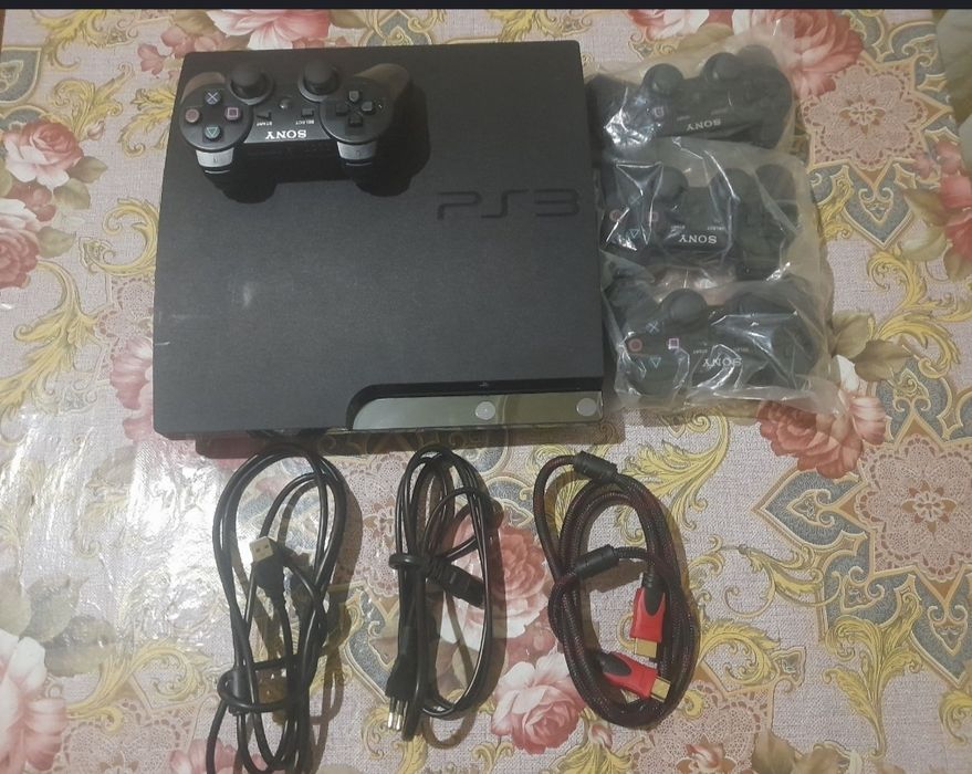 Sony PlayStation 3 Ps3 Slim sotiladi
