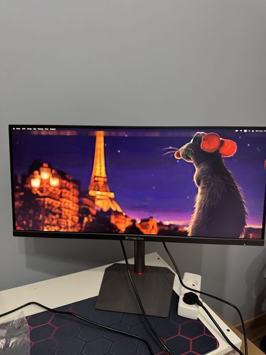 Продам монитор Xtreon