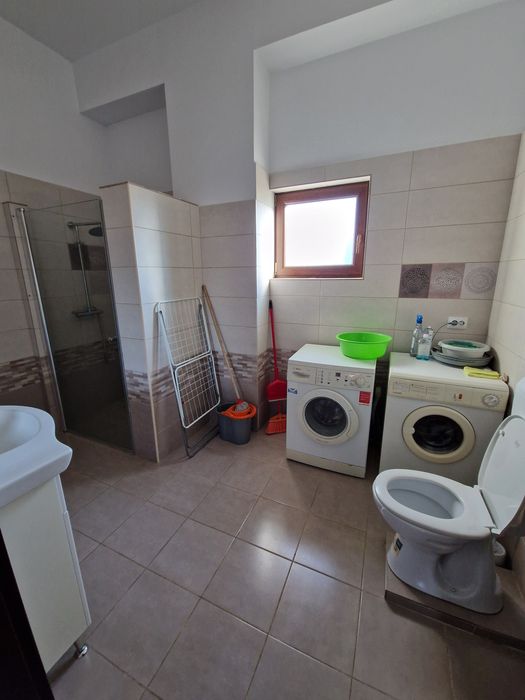 Închiriez apartament