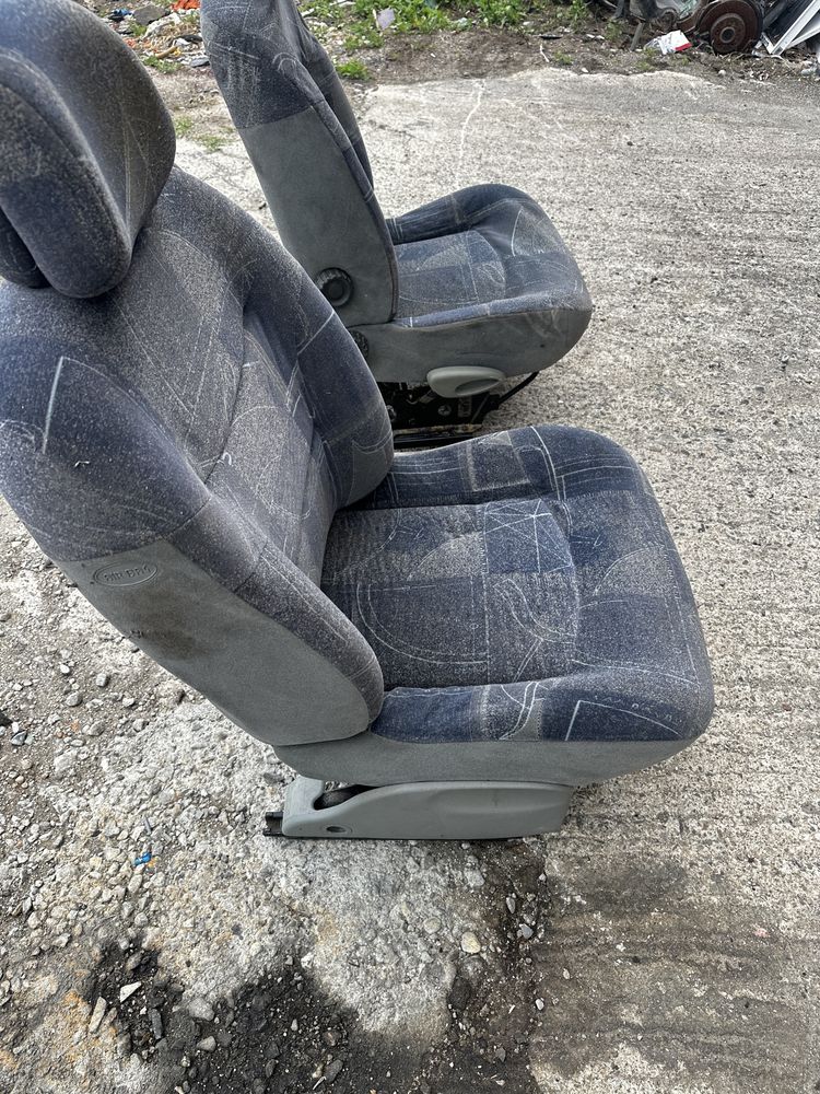 Предни седалки Renault Scenic 2000г