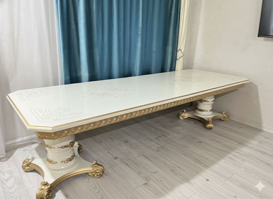 Гостинный стол сатылады