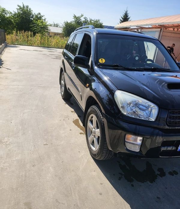 Vând sau schimb Toyota RAV4