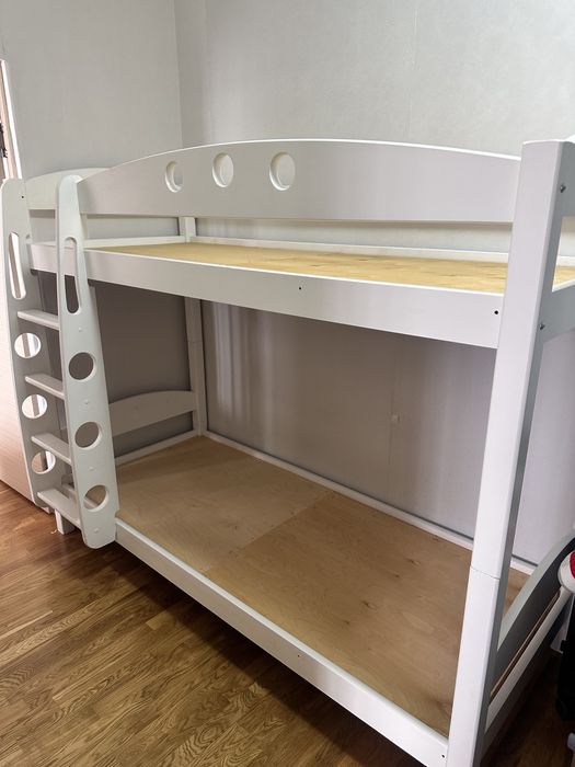 Кровать двухярусная