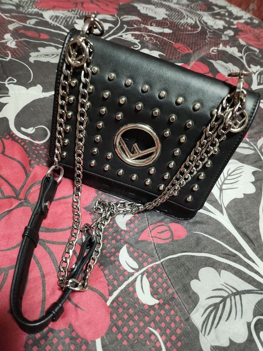 Чантичка Fendi Roma