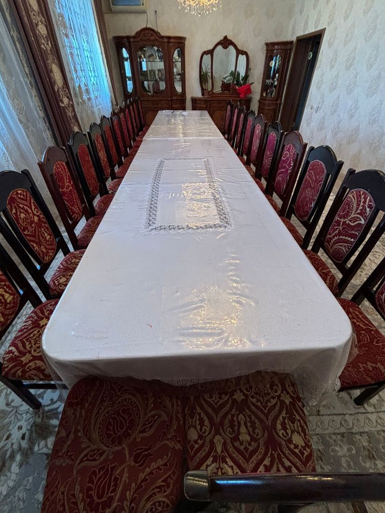 Стол ,стуля для гостиной.