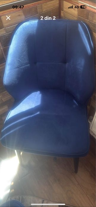 Vand 2 scaune bucatarie