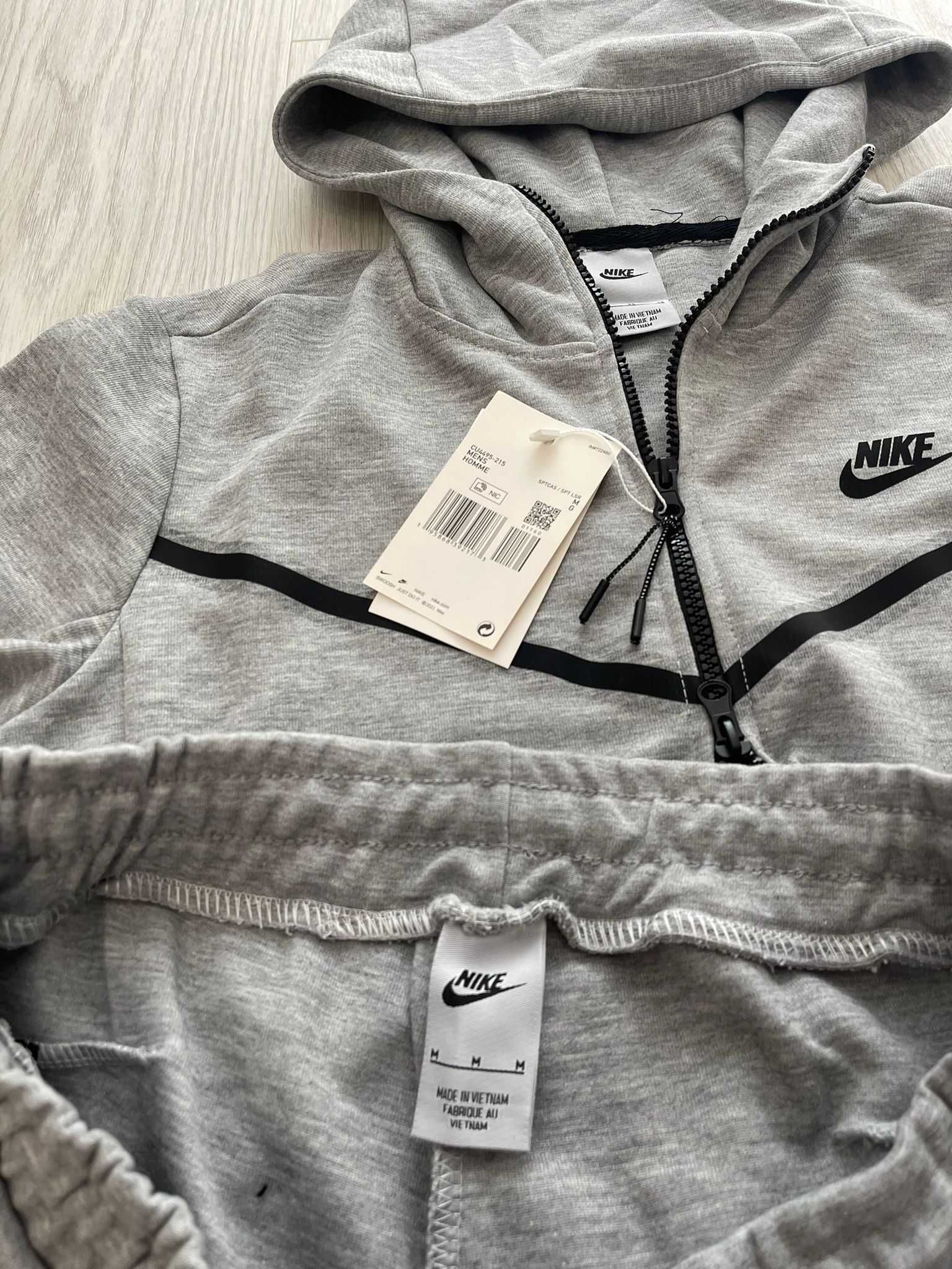 Nike Tech Gri Compleu Fleece (Verificare Colet)