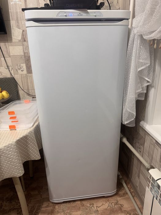 Продам морозильную камеру