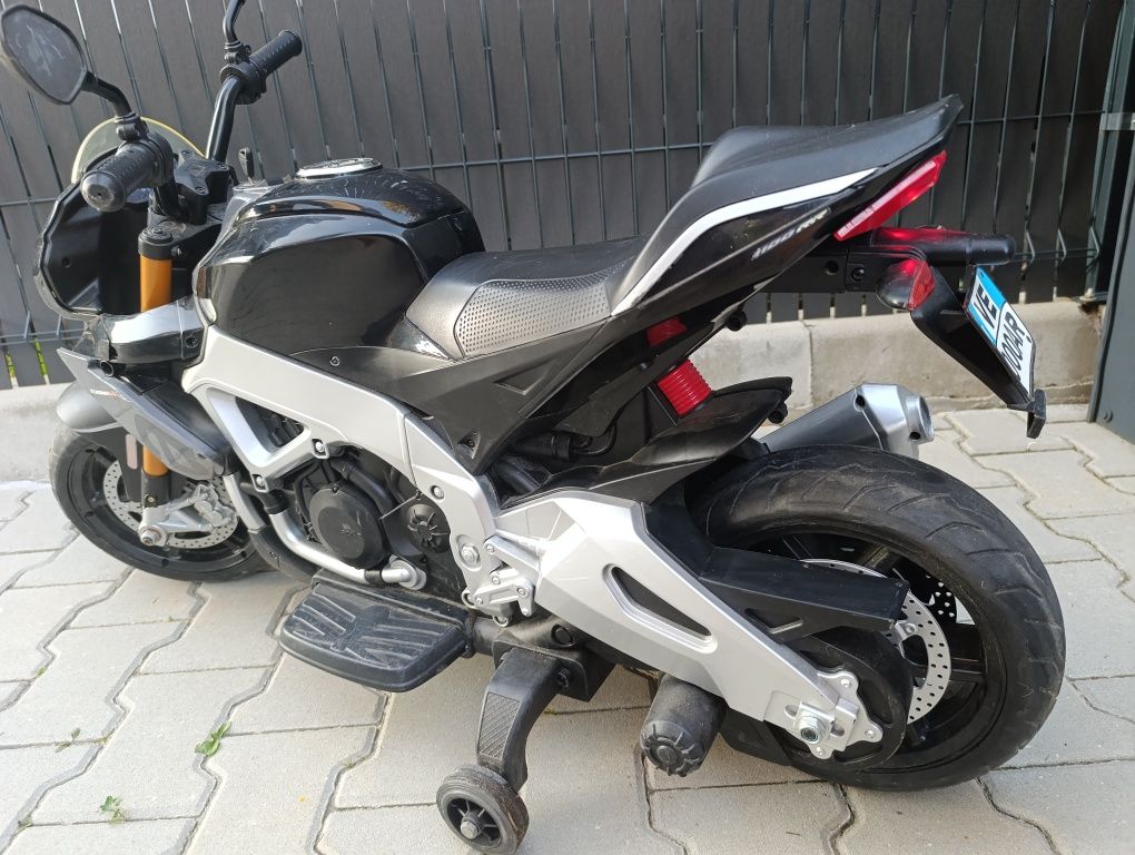 Акумулаторен мотор APRILIA TUONO V4 1100 RR с кожена седалка 12V