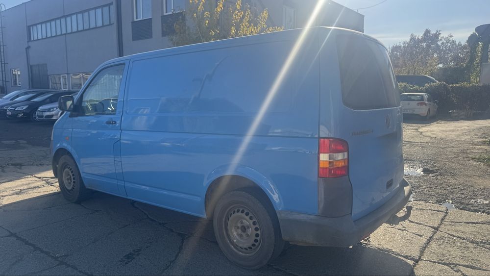 Volkswagen T5 transporter