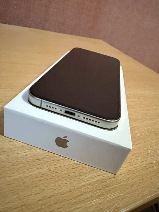 Iphone 15 pro max 256GB Като нов!