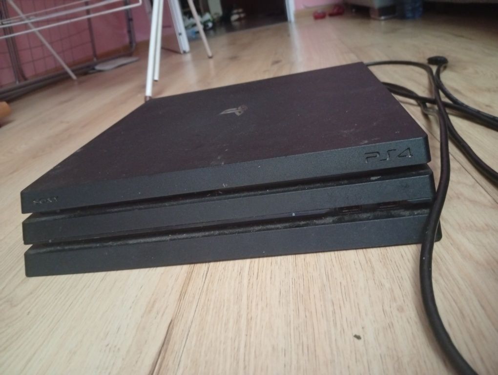 Плейстейшън 4 pro. 2TB