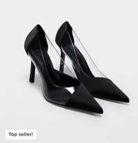 Елегантни черни нови обувки