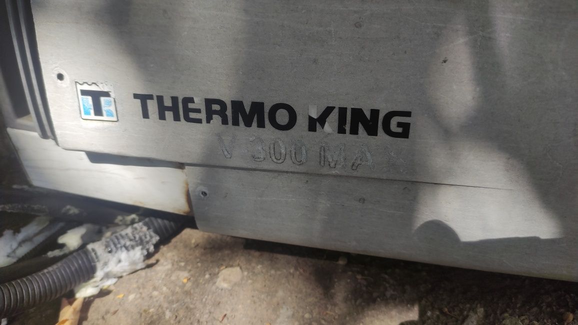 Продавам хладилна система за бус хладилник за бус Thermo king V300 max