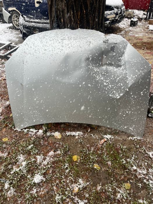 Капот гольф 5 2005 г