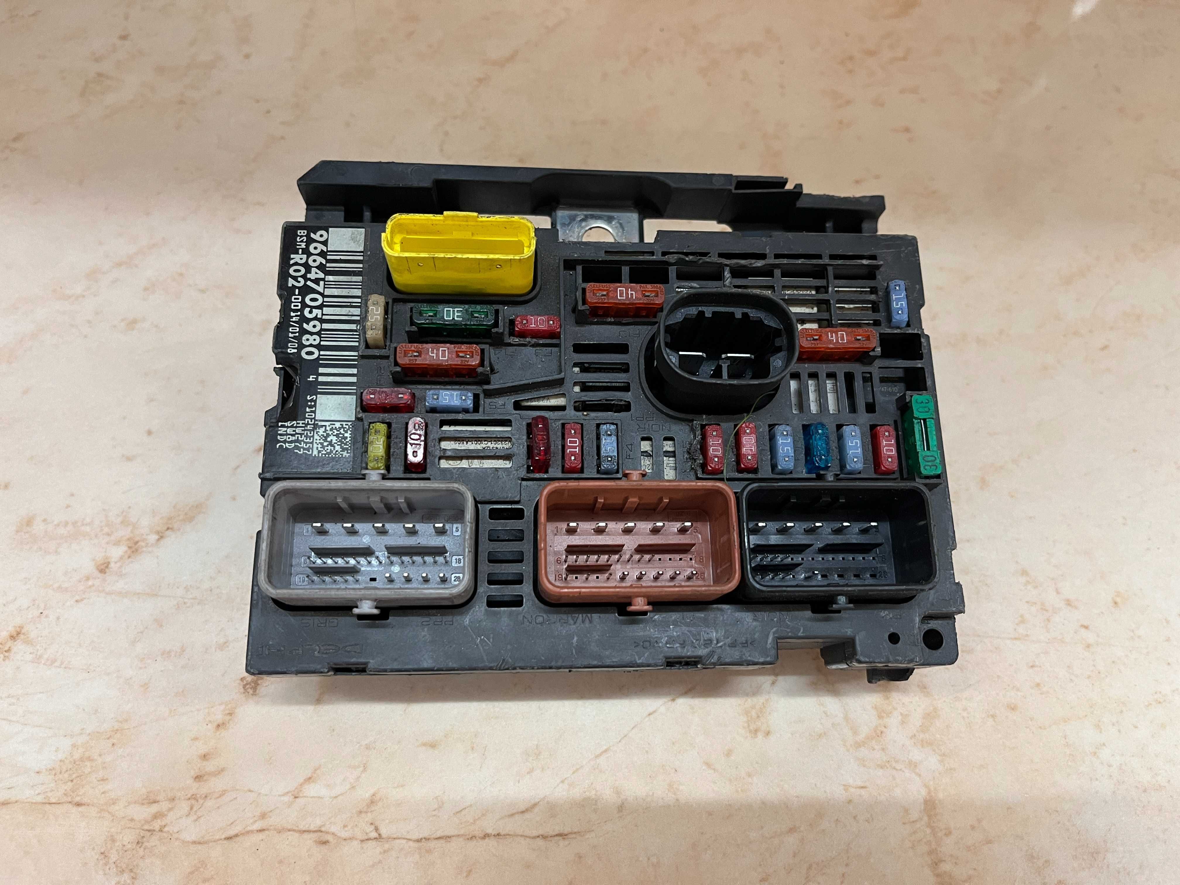 Бушонно табло Бушониера BSM R02-00 БСМ Р02-00 Peugeot 3008 Citroen C5