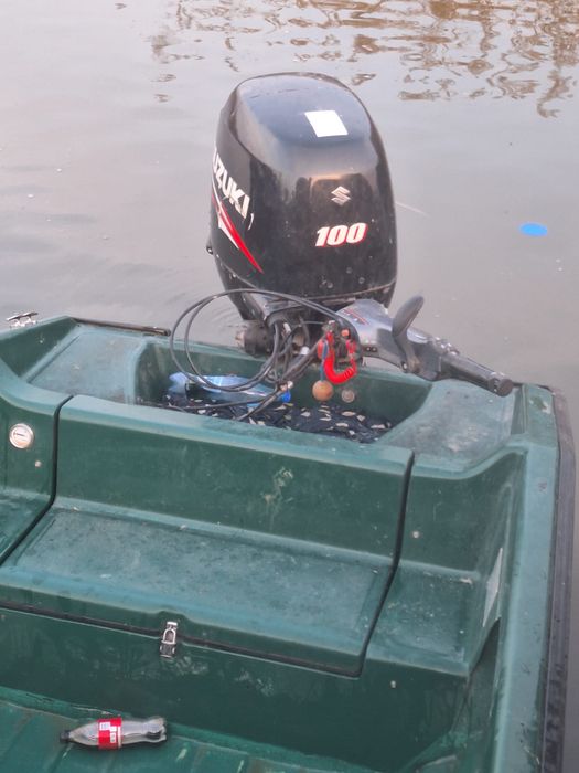 Vând Barca Corsar 630 cu motor suzuki 100