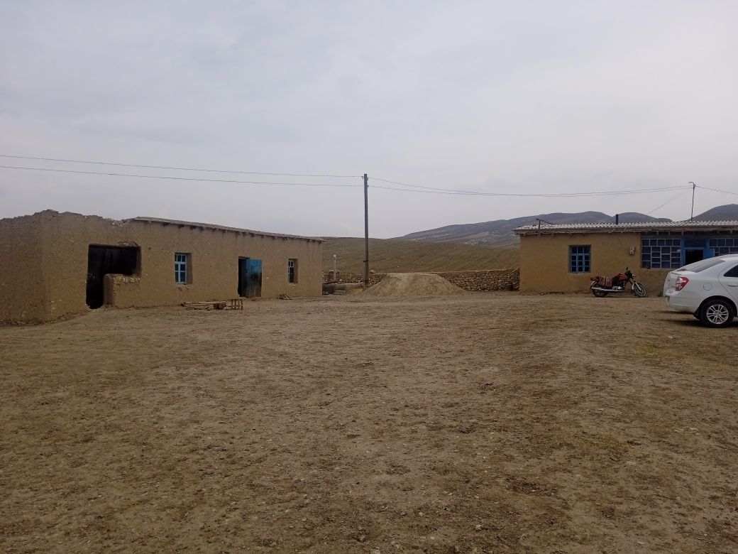 Uy Xovli Sotiladi
