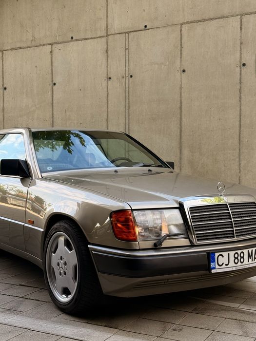Mercedes w124 coupe / vehicul istoric / AC / piele / pilot automat