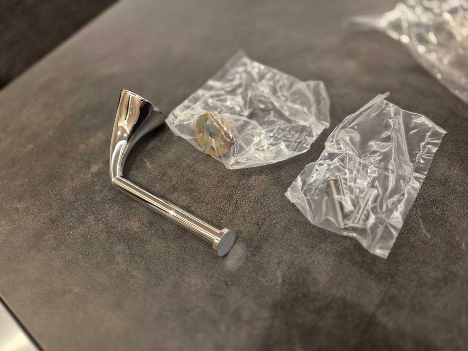 Продавам поставки за тоалетна хартия