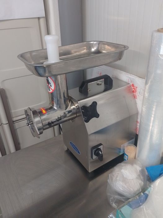 Vând frigider inox , vitrine frigorifice carne și mezeluri etc