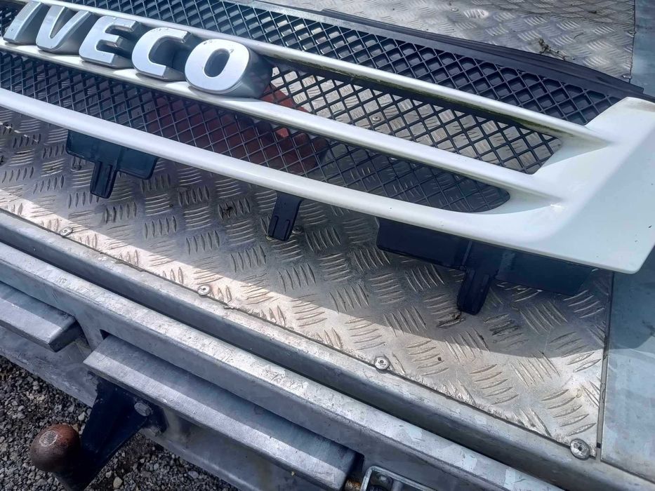 Оригинална бяла решетка/маска за Iveco Daily до 2012г.