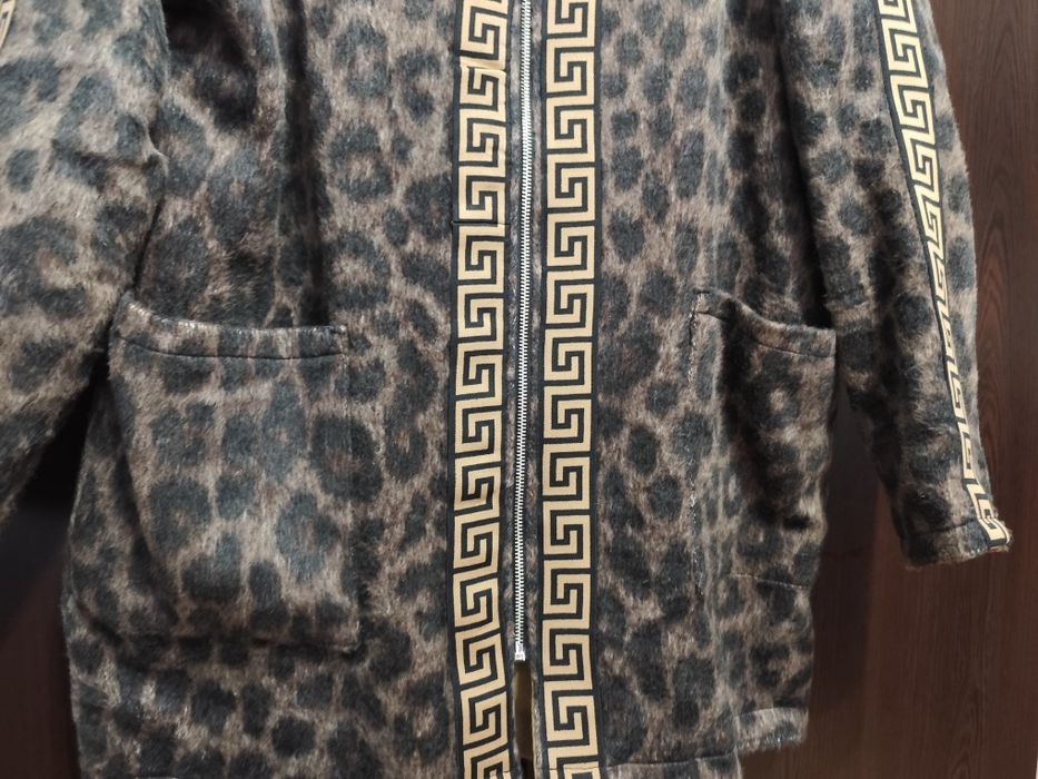 Дамско палто в тигрово/леопард Версаче ,с две лица