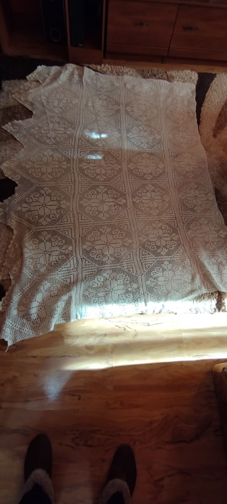 Ръчно плетена покривка за легло