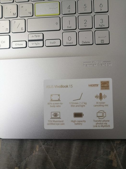 ASUS VivoBook с инсталиран windols
