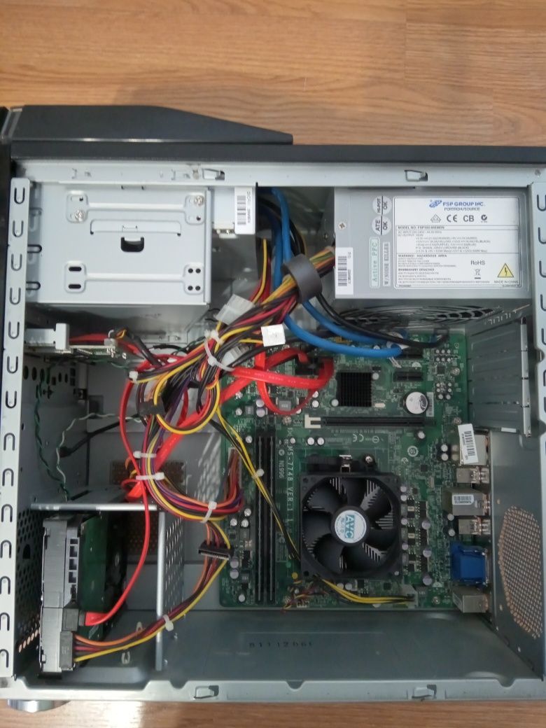 Medion MT14 MED MT747G AMD A8-3820,4GB RAM DDR3,HDD 500 GB