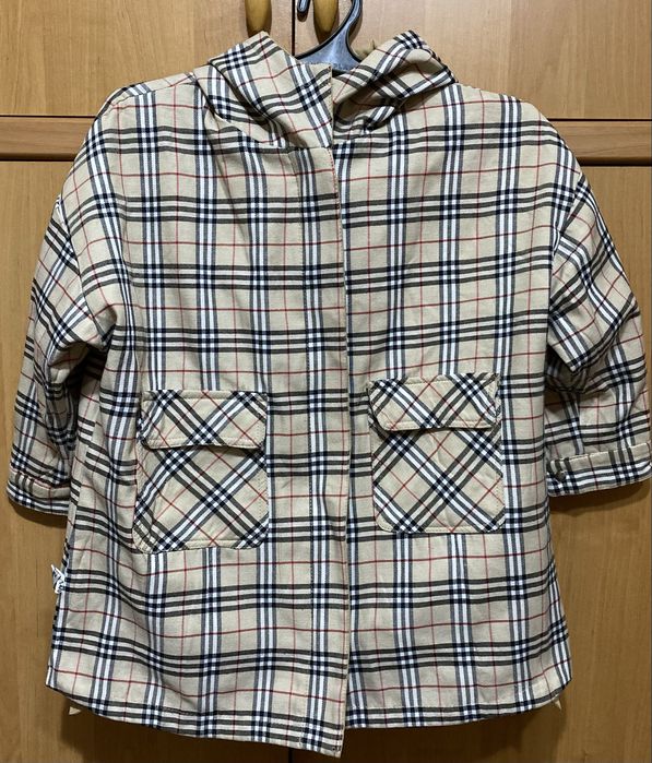 Пальто демисезонное и ветровка двусторонняя на девочку