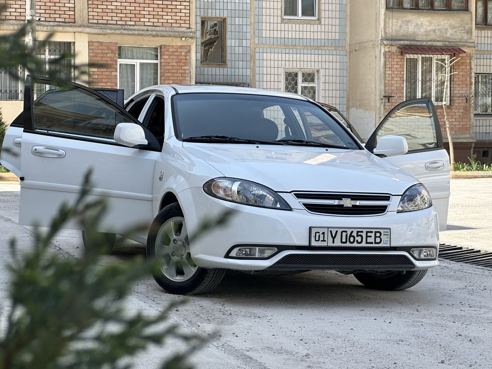 Chevrolet Gentra автомат 1,5L full позиция сотилади