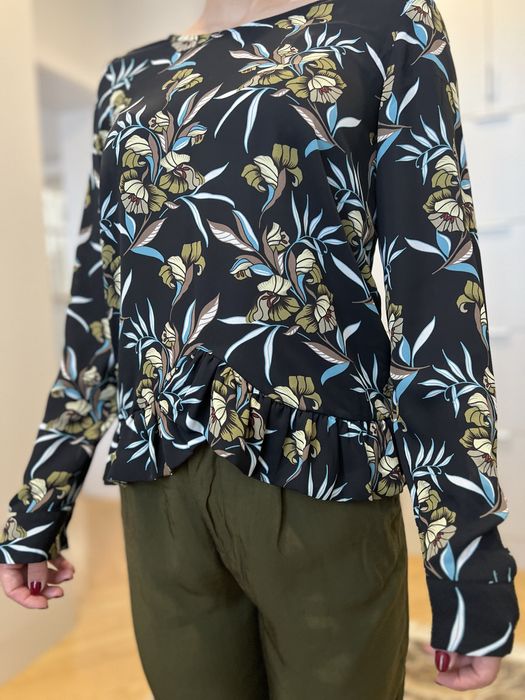 Bluza lejera cu flori