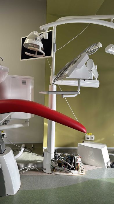 Unit stomatologic Diplomat Chirana DE170 – 2006  3250–5000 €