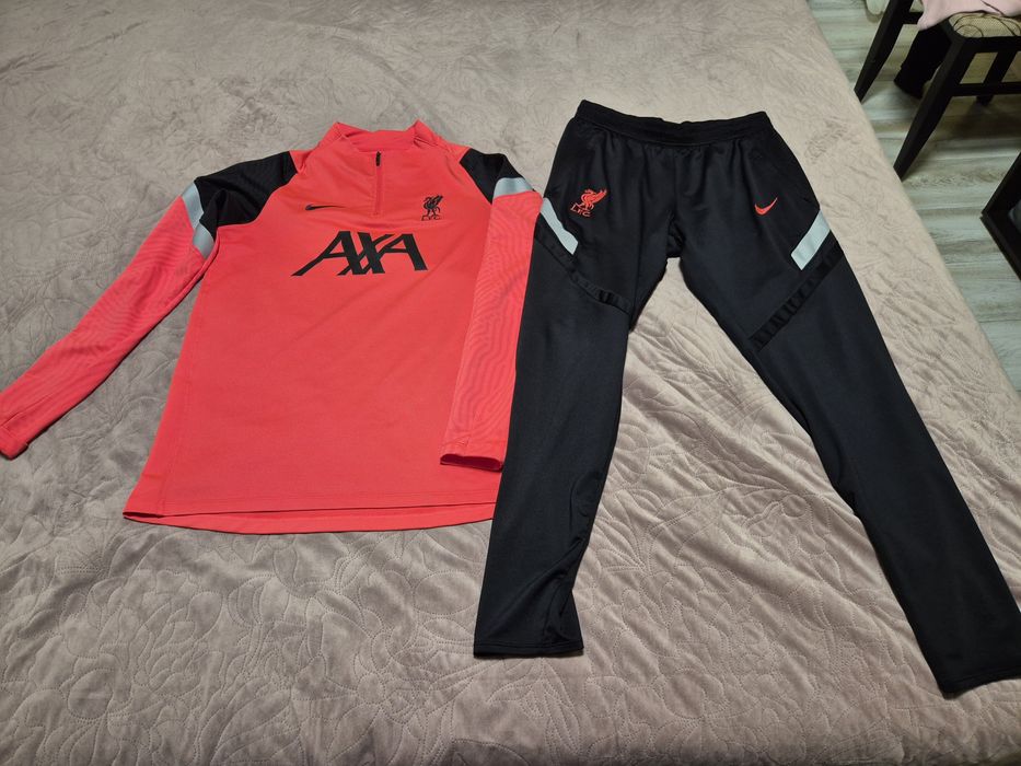 Nike Liverpool футболен екип - анцунг + подарък тениска