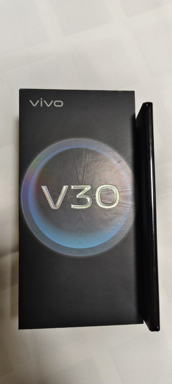Vivo V30,5G, 12/256, android 15