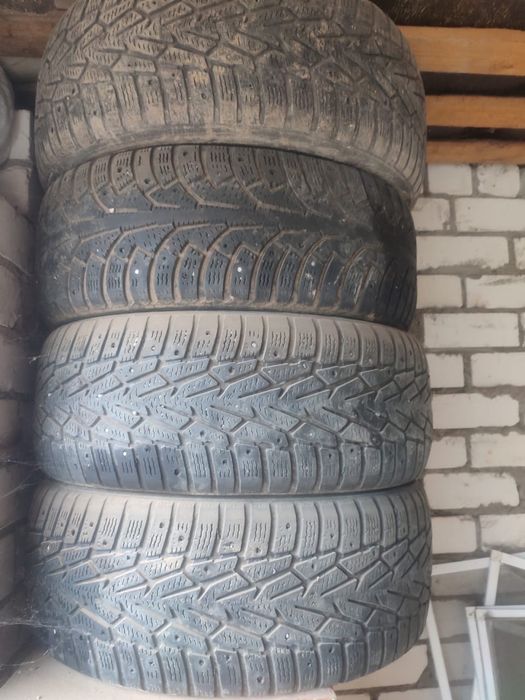 шины б/у.      215/55 R17