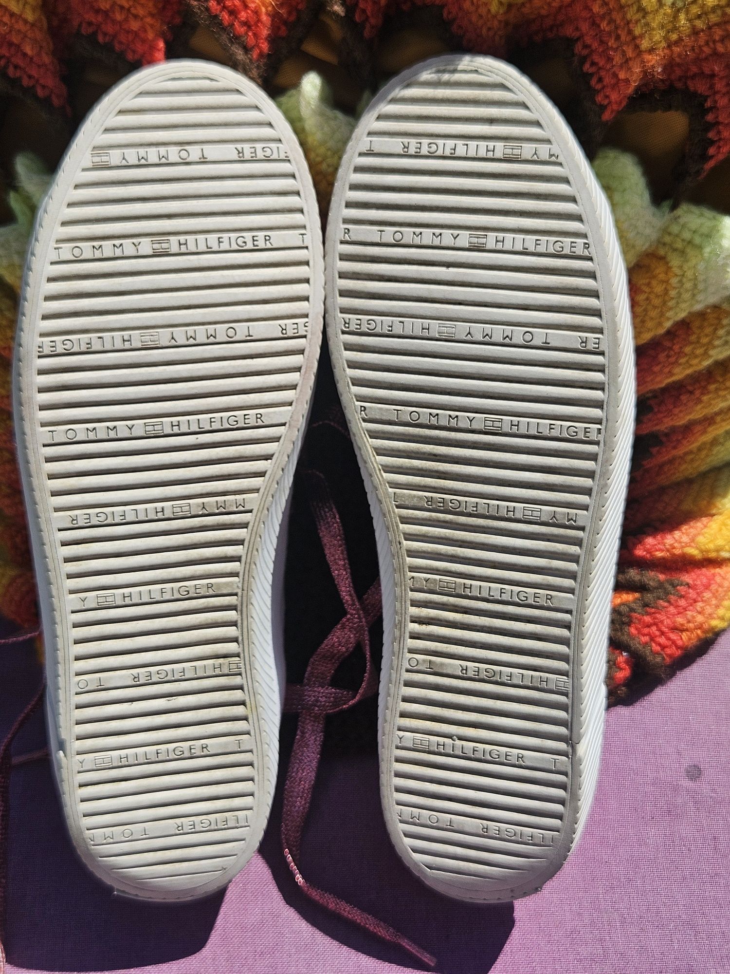 Tommy Hilfiger оригинални бели кецове N39