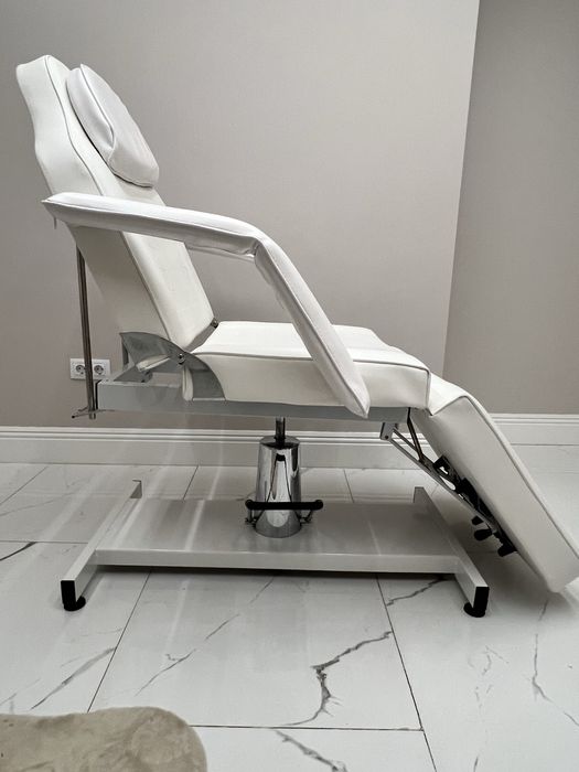 Продается косметологическая кушетка/кресло