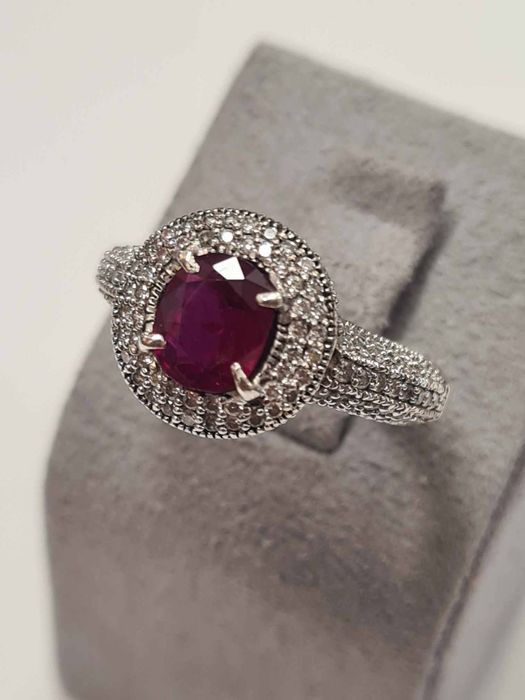 Inel din aur alb 14k, cu rubin natural si diamante naturale, IAU780