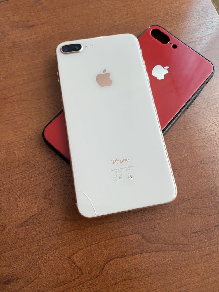 Продам IPhone 8+