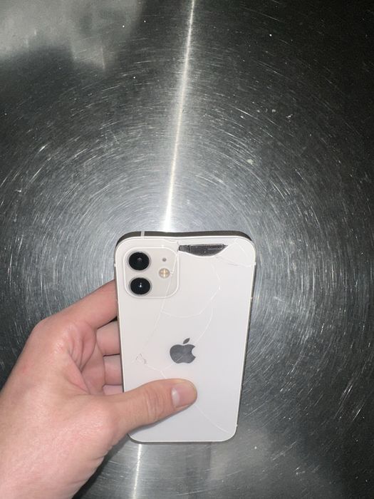 iphone 12 сотилади