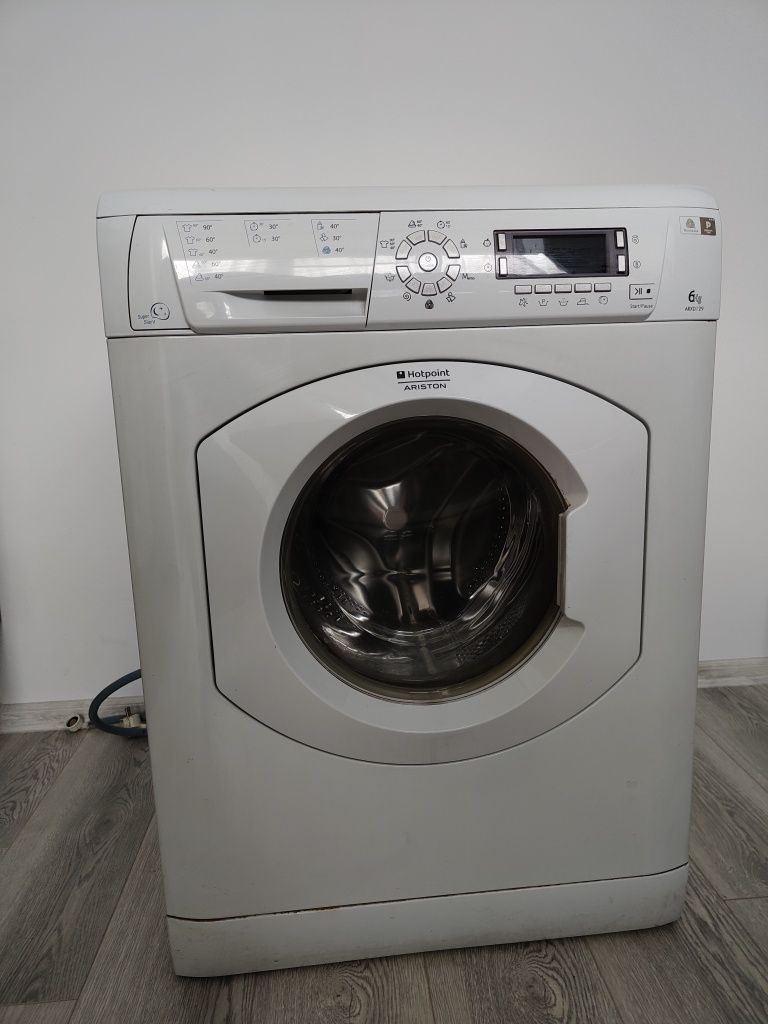 Пералня Ariston Hotpoint ARXD 129