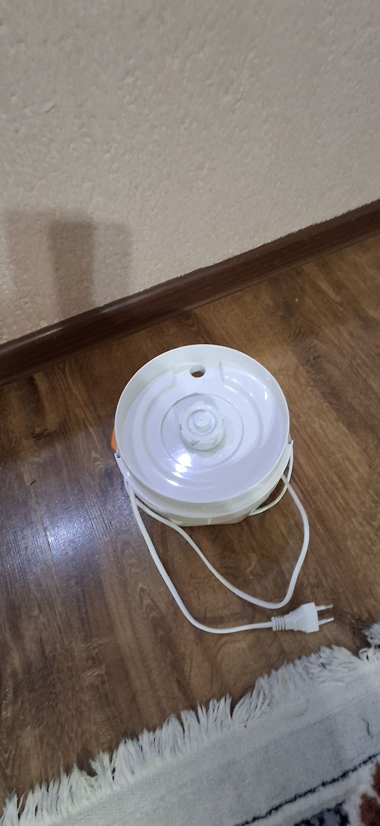 Почти новая соковыжималка Vitek VT‑1610 – 20,000₸
