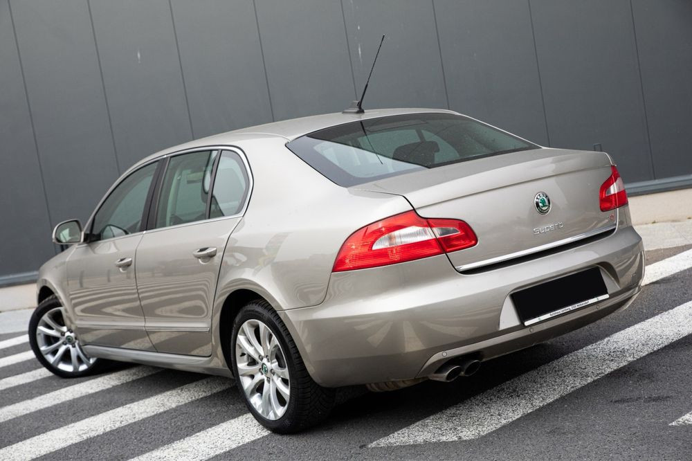Skoda Superb 2009 2.0 Diesel 170 Cai Xenon Navi