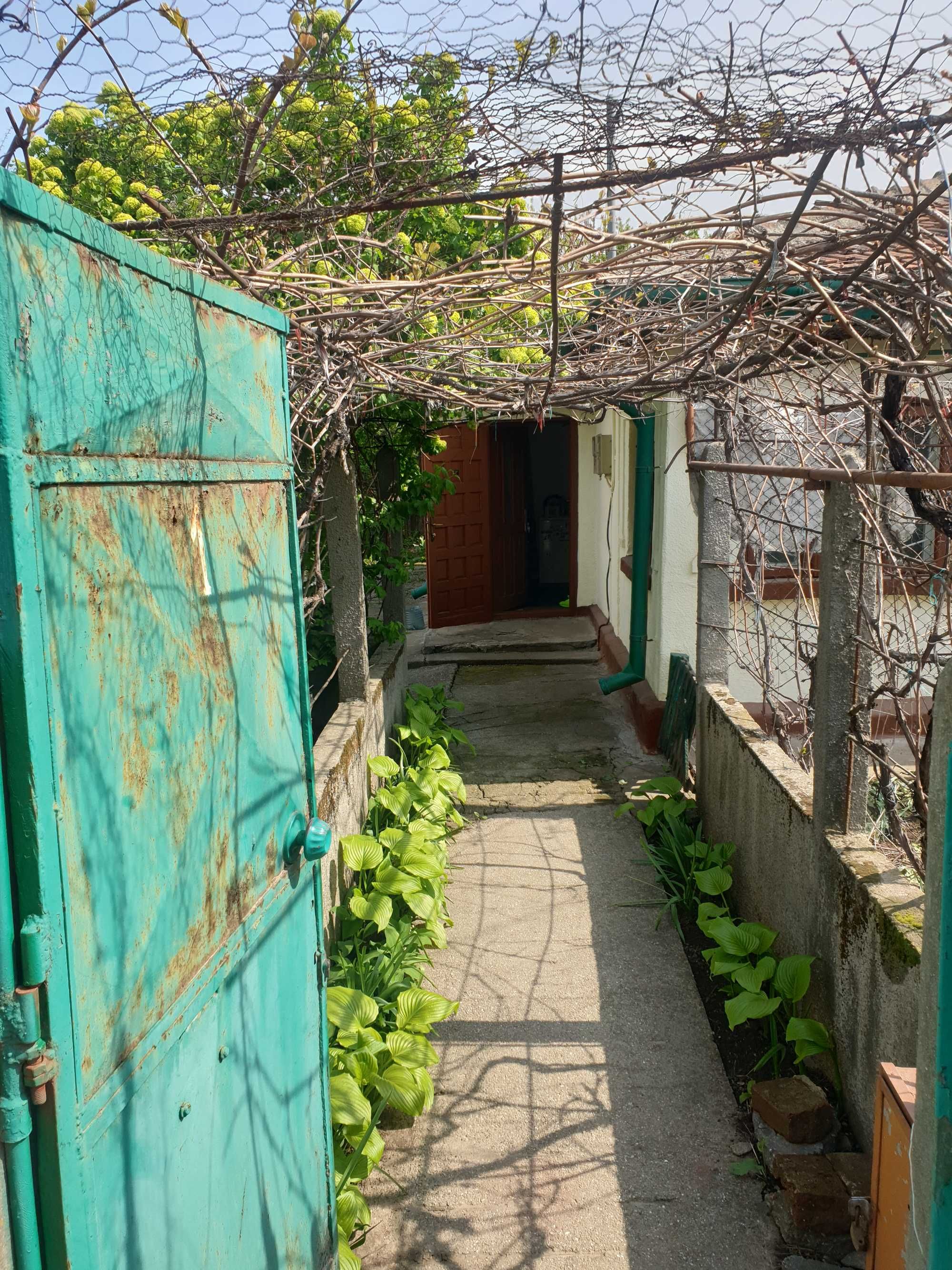 Casă 54 mp, anexe, curte 400 mp, toate utilitățile, urbanism, Sector 5