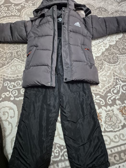 продам детский комбинезон зимний