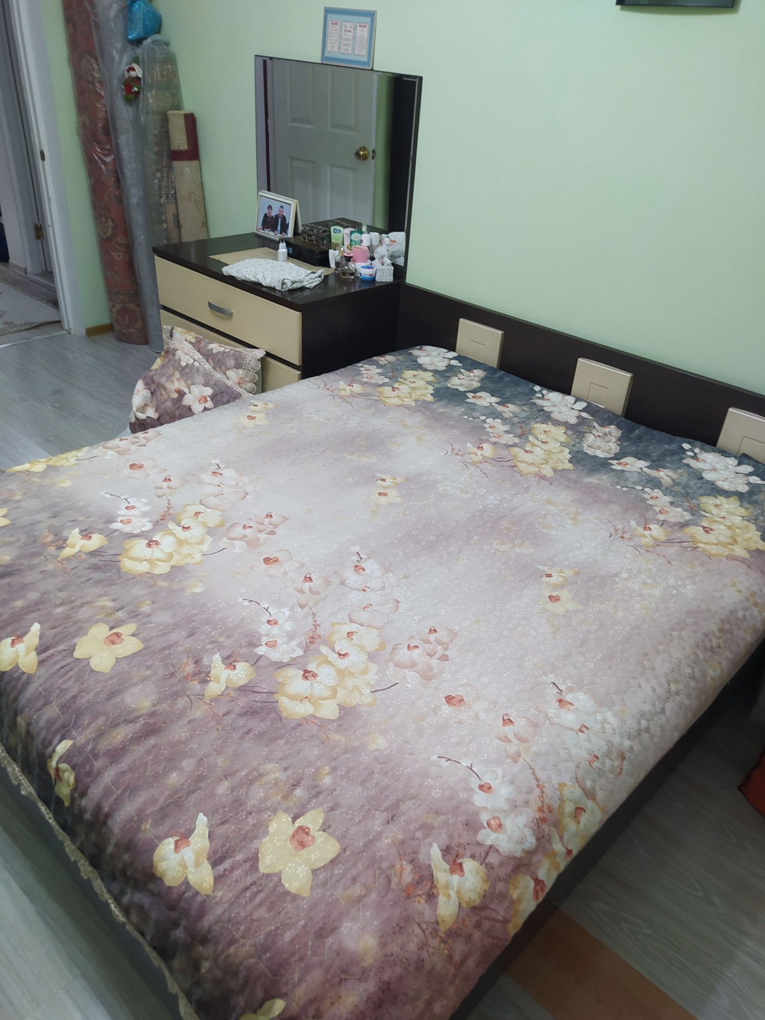 Продам двухспальную кровать