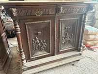Vand mobila sculptata