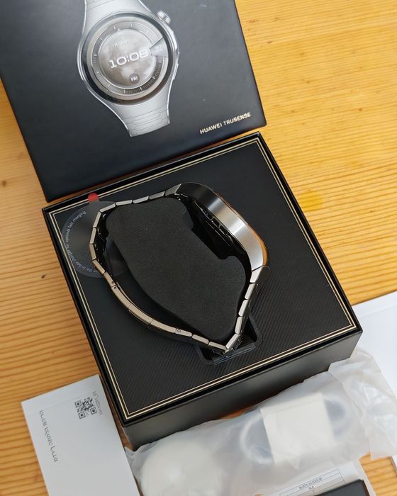 Hauwei watch 5 нов